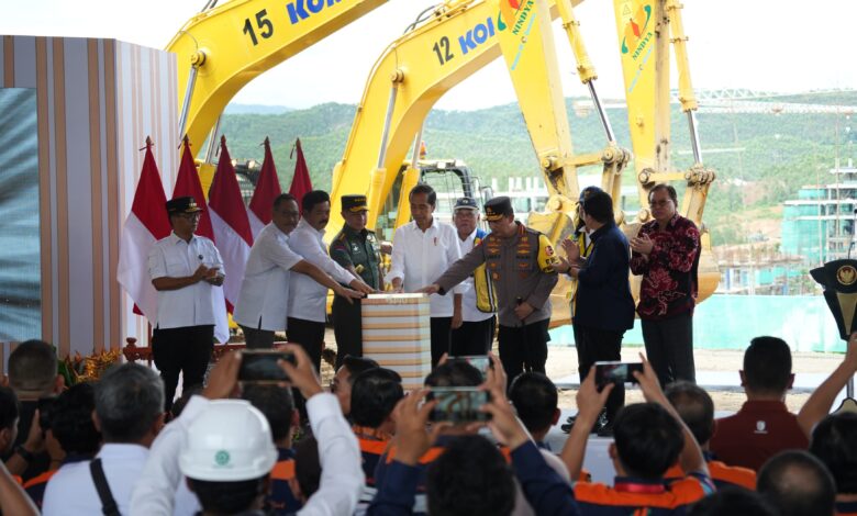 Kepala Otorita IKN dampingi Presiden Joko Widodo resmikan pembangunan Memorial Park