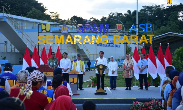 Presiden Joko Widodo meresmikan Sistem Penyediaan Air Minum (SPAM) Semarang Barat di Jawa Tengah, Selasa (23/1/2024)
